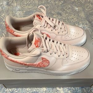 Women’s Nike Air Force 1 NEW